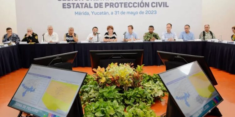 Sesiona Consejo de Protección Civil, ante inicio de temporada de ciclones