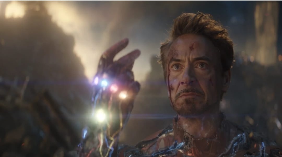 Hoy, Tony Stark (Iron Man) fallece a los 53 años mientras luchaba junto a Los Vengadores.
