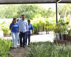 Renán Barrera estuvo presente en la inauguración del nuevo vivero Municipal. 