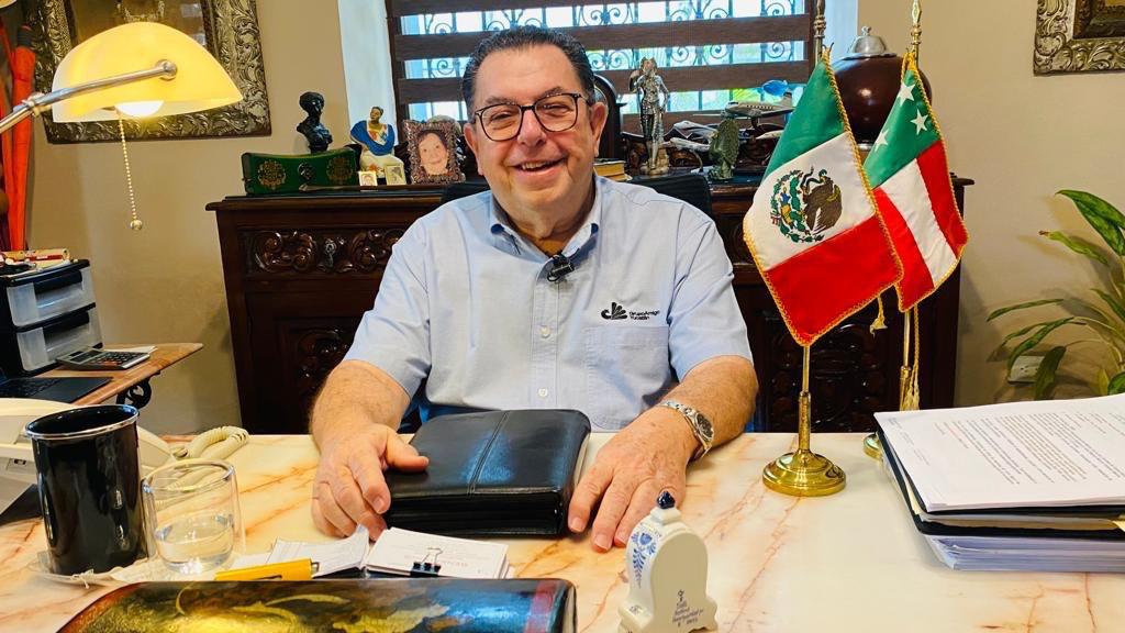 Jorge Escalante Bolio es reconocido con el Jaguar de Oro del Turismo 2023 por su trayectoria empresarial turística
