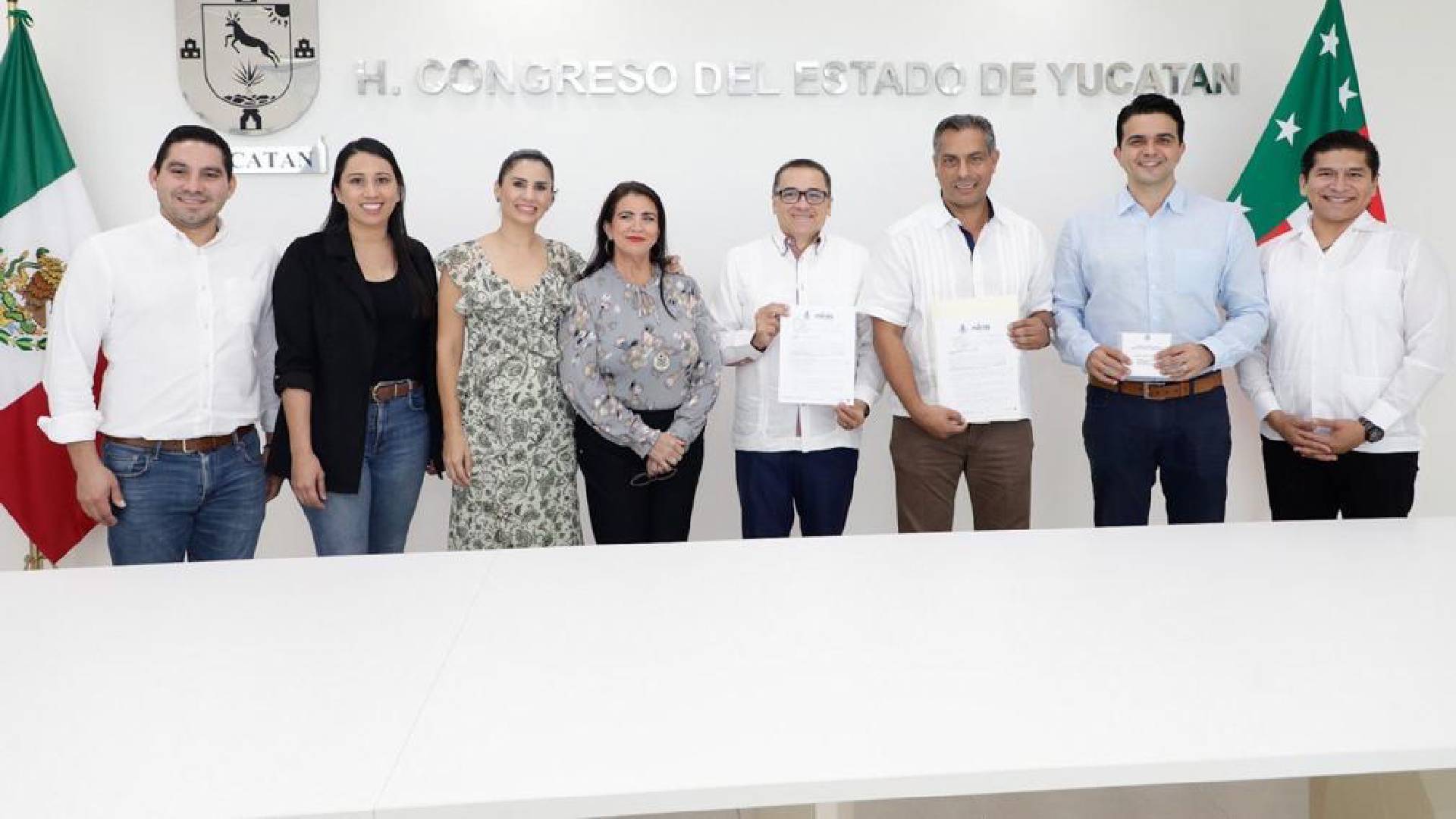 Entregan al Congreso local: Paquete Fiscal 2024 del Ayuntamiento de Mérida