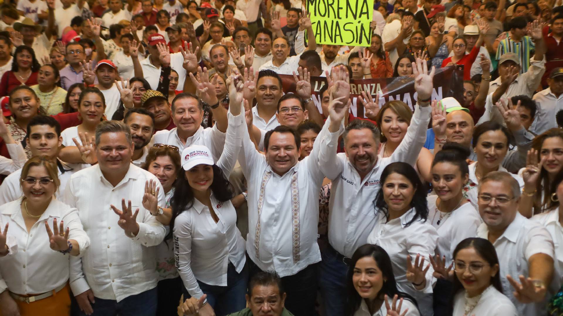 Apoyo a “Huacho” Díaz Mena la asociación “Que siga la democracia”