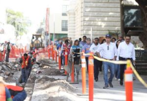 Vila Dosal recorrió la obra a cargo del Gobierno del Estado que comprende desde la zona de remate de Paseo de Montejo, el parque de Santa Ana y toda la 60 hasta Palacio de Gobierno.