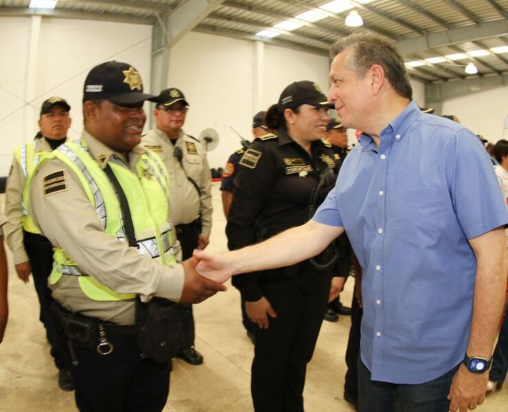 Ayuntamiento de Mérida reconoce la labor policial por mantener seguridad en el Carnaval