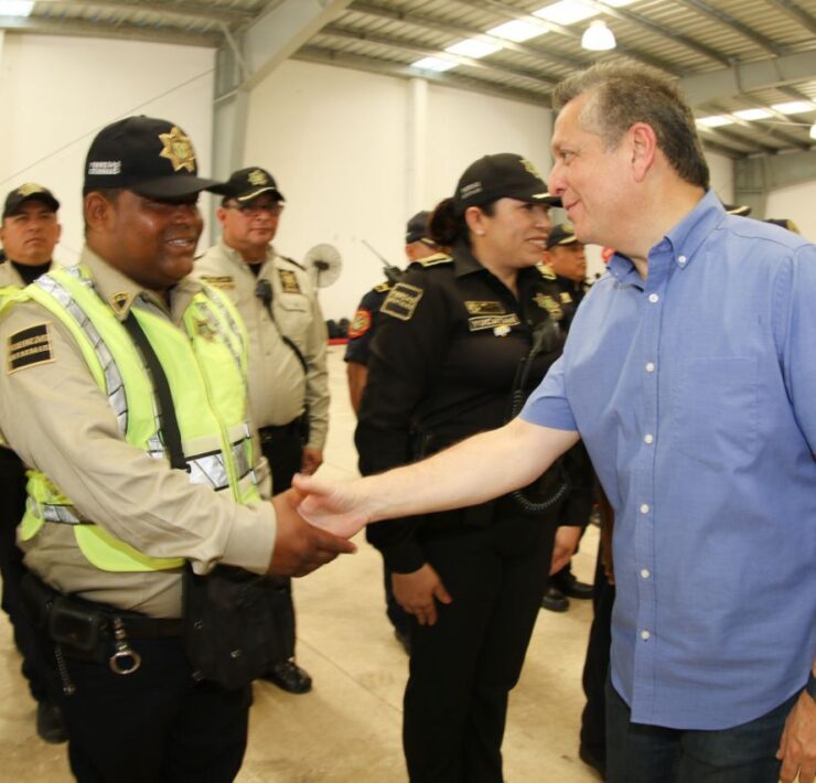 Ayuntamiento de Mérida reconoce la labor policial por mantener seguridad en el Carnaval