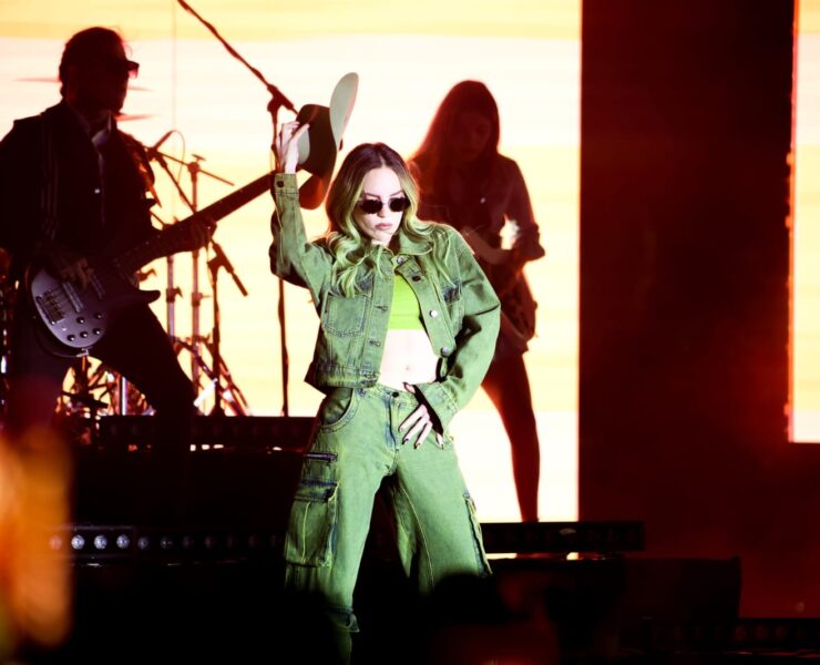 Todo un éxito la presentación de Belinda en la coronación de los Reyes del Carnaval de Progreso