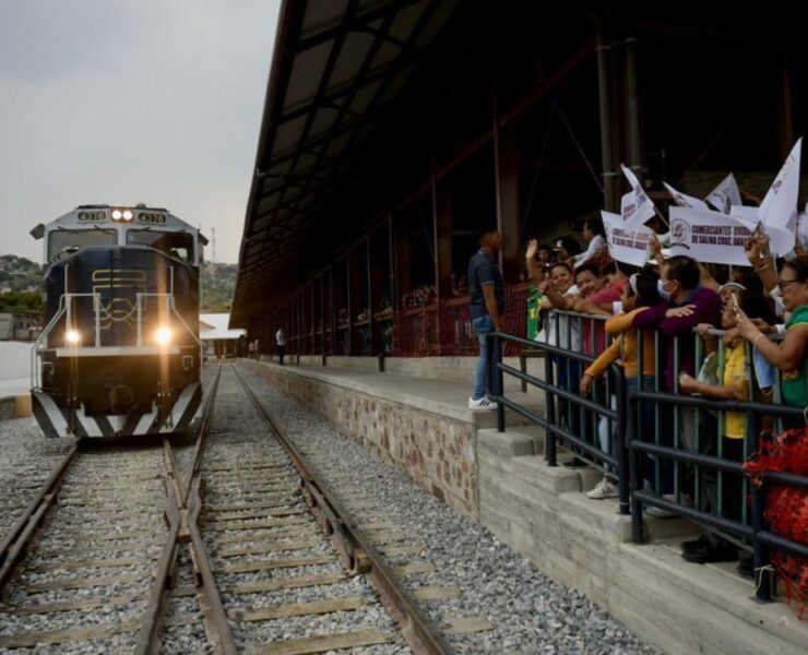 Carga ferroviaria desde Salinas Cruz hasta Yucatán para 2025