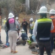 Los dos obreros realizaban maniobras de soldadura en la estructura cuando ocurrió el incidente