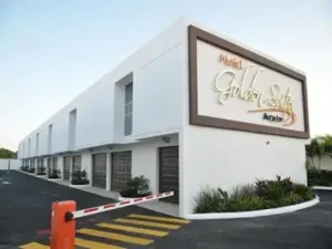 Moteles románticos en Mérida y el Golden Suites es uno de ellos. Y así llegas; https://maps.app.goo.gl/wpVBidkQ2FjZ7z5B9