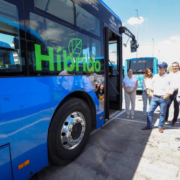 Mauricio Vila Dosal presentó las nuevas unidades de Va y Ven que se sumarán a diferentes rutas