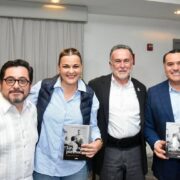 En la presentación del libro "Un México para todos", Renán Barrera hizo un llamado a todos los ciudadanos a defender el futuro democrático de Yucatán