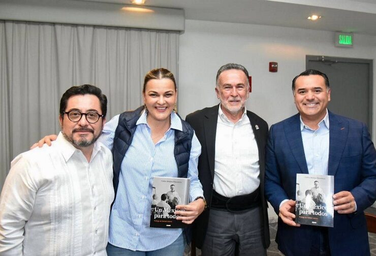 En la presentación del libro "Un México para todos", Renán Barrera hizo un llamado a todos los ciudadanos a defender el futuro democrático de Yucatán