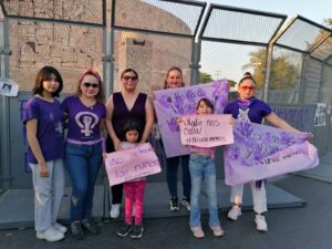 Se congregaron en Paseo de Montejo, con carteles exigiendo justicia y que paren los casos de acoso y violencia hacia las mujeres. 