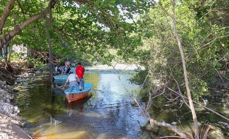 Pescadores de Progreso limpiaron La Draguita un ojo de agua