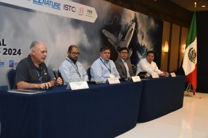 El ciclo de conferencias contó la presencia de Centro Nacional de Huracanes NOAA, la organización internacional de Alcance de Ayuda a las Américas OAA, y los Servicios a la navegación en el espacio aéreo mexicano SENEAM.