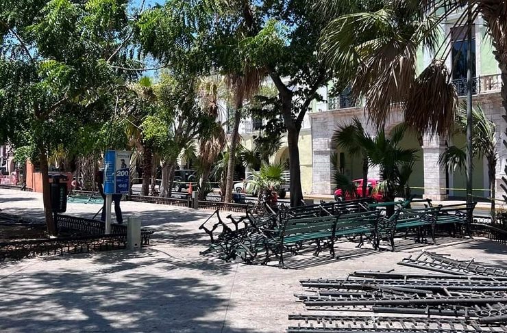 resguardo todo el mobiliario y equipamiento de la Plaza Grande