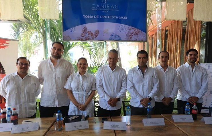 Reelecta Claudia González Góngora como presidente de la CANIRAC Yucatán