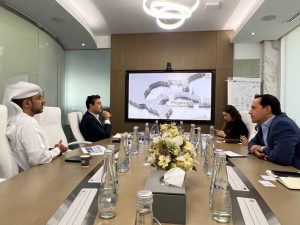 Mauricio Vila Dosal continúa la promoción de las ventajas comerciales de Yucatán, y ahora estuvo en los Emiratos Árabes Unidos (EAU), donde sostuvo reuniones con representantes de algunos de los mayores operadores de zonas económicas especiales de ese país y del mundo.