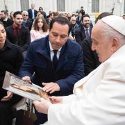 Encuentro entre el Gobernador Mauricio Vila Dosal y el Papa Francisco en El Vaticano