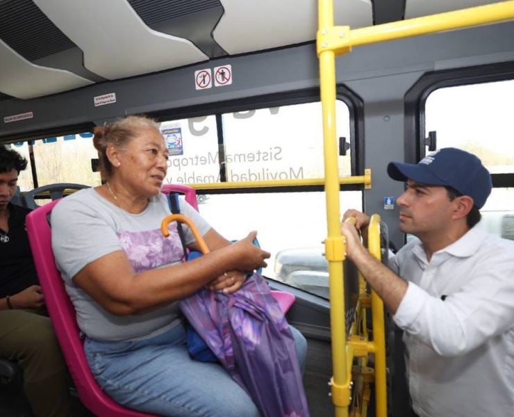 El Gobernador Mauricio Vila Dosal supervisa funcionamiento de rutas del Sistema de Transporte Va y Ven que prestan servicio en el Sur de Mérida