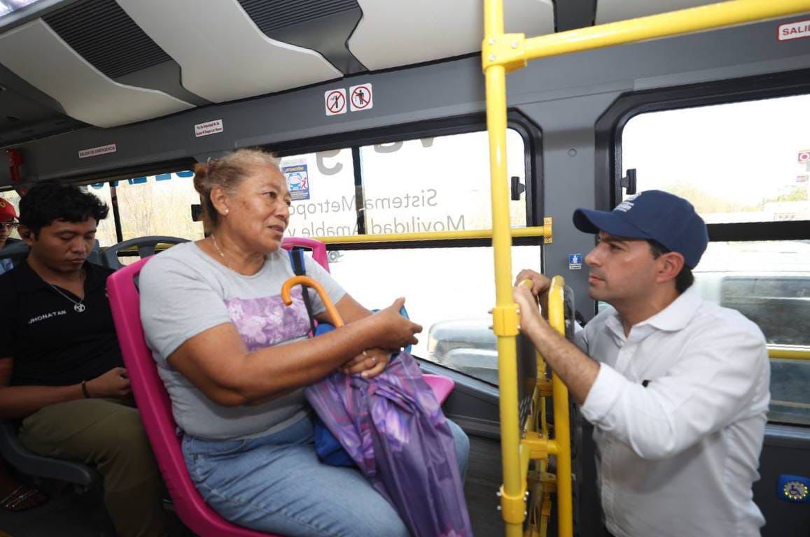 El Gobernador Mauricio Vila Dosal supervisa funcionamiento de rutas del Sistema de Transporte Va y Ven que prestan servicio en el Sur de Mérida