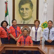 Joven escultista es “Gobernador de Yucatán” por un día