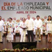 El Ayuntamiento reconoce a las y los empleados municipales por su dedicación y servicio a Mérida