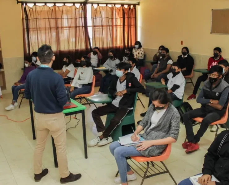 La convocatoria es dirigida a la ciudadanía en general, y se busca identificar personas que destaquen desde diversas áreas y sectores.