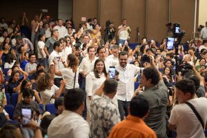 Máynez se reúne con estudiantes, de las diversas carreras de la Universidad Autónoma de Yucatán (UADY), ), donde presentó las propuestas que tiene sobre diferentes temas que requieren urgente atención.