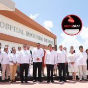 Zapata Bello generó propuestas para apoyar los ingresos familiares y en este sentido compartió los programas como Bienestar Escolar, la cual tuvo una inversión mayor a 500 millones de pesos para entregar 1,300,000 paquetes escolares, que significaron un respiro para mamás que deseaban que sus hijas e hijos continuaran con su formación académica.