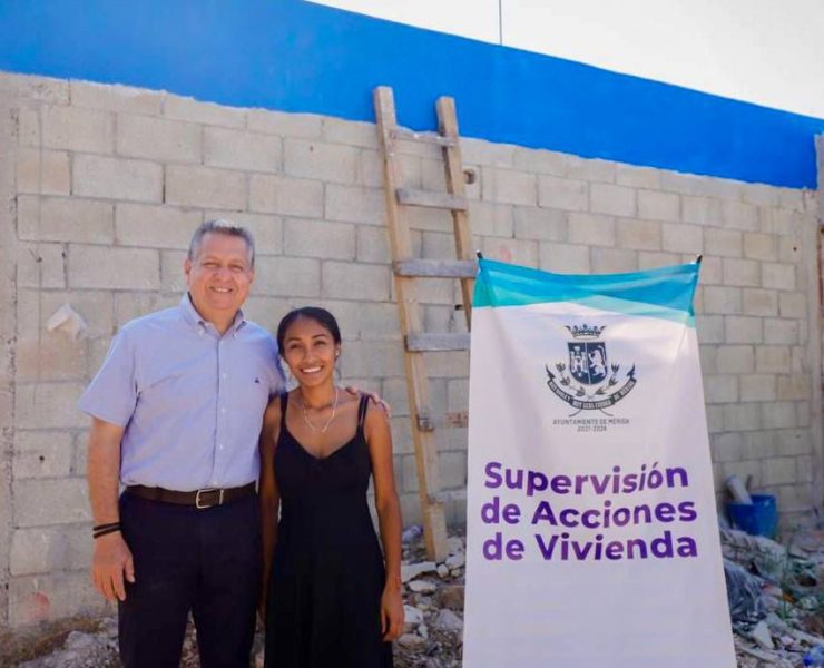 Como parte de la estrategia para alcanzar el Rezago Cero, el alcalde Alejandro Ruz Castro acudió esta mañana al fraccionamiento "Bella Vista" donde supervisó las acciones de vivienda que se construyen en esta zona ubicada al sur de Mérida.