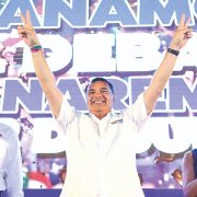 Renán gana el debate con propuestas.