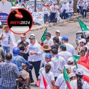 El candidato manifestó que en el día 72 de campaña, la gente está cada vez más convencida de no querer un modelo de gobierno que llegue a destruir lo que a los yucatecos les ha costado construir.