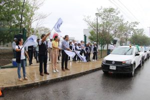 El Alcalde de Mérida Alejandro Ruz, fue el encargado de dar el banderazo a brigadas de fumigación y abatización, para combatir al mosco transmisor del dengue, Zika y Chikunguya. 