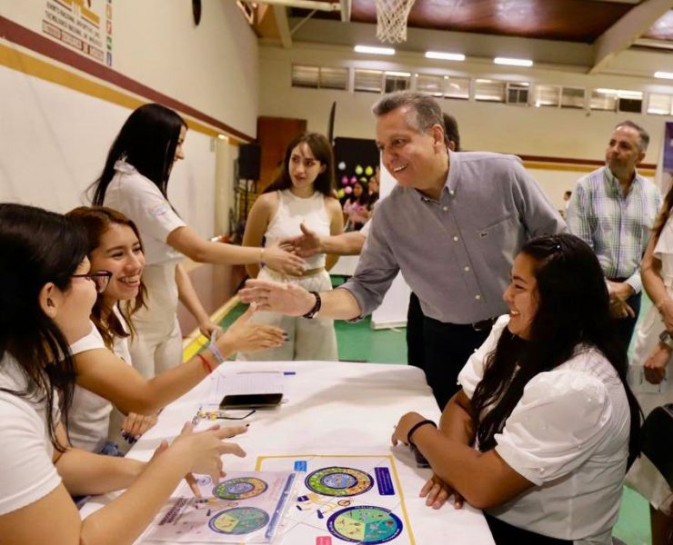 la Feria de Becas se efectuará en las instalaciones de la Cámara Nacional de Comercio, Servicios y Turismo (CANACO-SERVYTUR), donde se expondrán opciones educativas en los niveles de bachillerato, licenciatura y posgrado, así como cursos y diplomados.