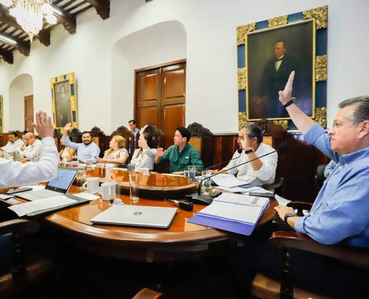 La Medalla "Rosa Torre González", que será entregada por primera vez a Silvia López Escoffié como reconocimiento a su trayectoria a favor de los derechos políticos de la mujer.