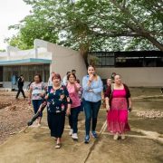 En reunión, los regidores electos del PAN y PRI recibieron sus constancias como integrantes del próximo Cabildo de Mérida y fijaron directrices para trabajar por una sola Mérida en donde nadie se quede atrás, privilegiando consensos, en una suma de esfuerzo y compromiso.