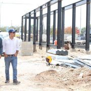 Durante el recorrido del Gobernador, donde constató los avances de la obra, se detalló que ahí convergerán las rutas “Va y Ven” Circuitos Periférico y Poniente, Plazas y Universidades; y las rutas convencionales de Alemán, Jardines del Norte, Las Águilas y Vega del Mayab.