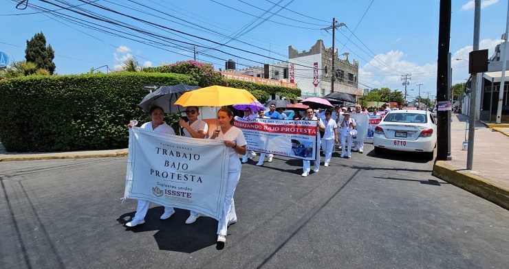 Cierran Avenida “Alfredo Barrera” trabajadores del ISSSTE Pensiones