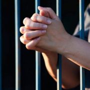 ORACIÓN: Corrige a tu hijo mientras aún hay esperanza