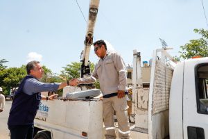 El trabajo de las cuadrillas municipales de Mérida para evitar afectaciones por inundaciones, fue supervisado por el Alcalde, Alejandro Ruz. 