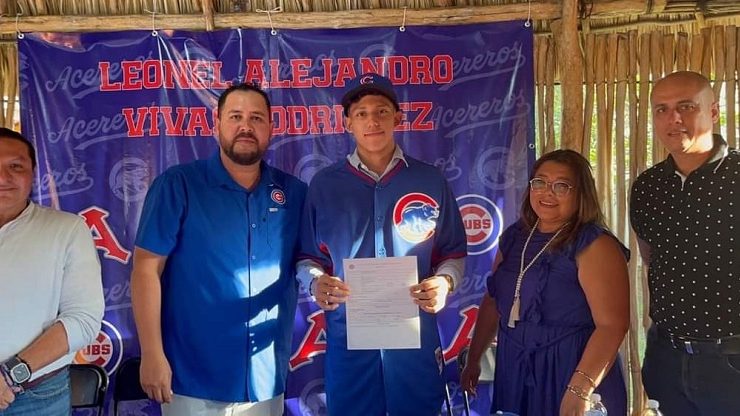 Joven beisbolista Yucateco firma con los Cachorros de Chicago