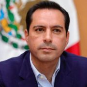 Mauricio Vila destacó la labor que realizó la abogada María Fritz Sierra al frente del Gobierno del Estado, como encargada del Despacho, durante el tiempo que él estuvo separado del cargo.