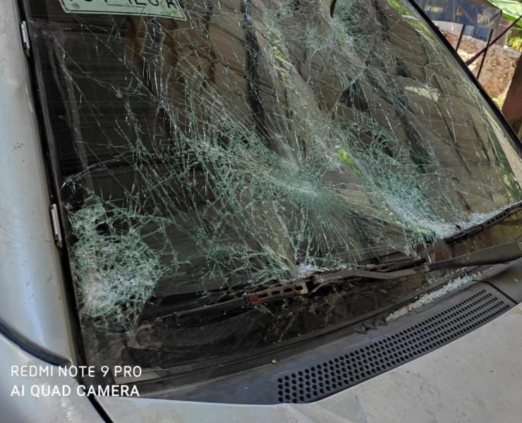 También se supo de la quema de una motocicleta en el mismo sitio, acción realizada por el grupo de choque de Nueva Alianza.