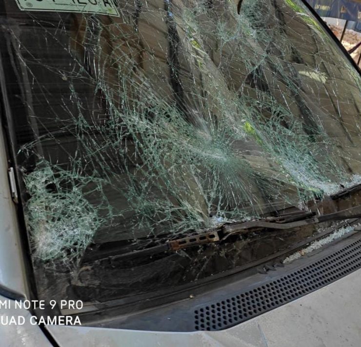 También se supo de la quema de una motocicleta en el mismo sitio, acción realizada por el grupo de choque de Nueva Alianza.