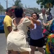 Dos mujeres detenidas en Progreso tras pleito mientras votaban (VIDEO)