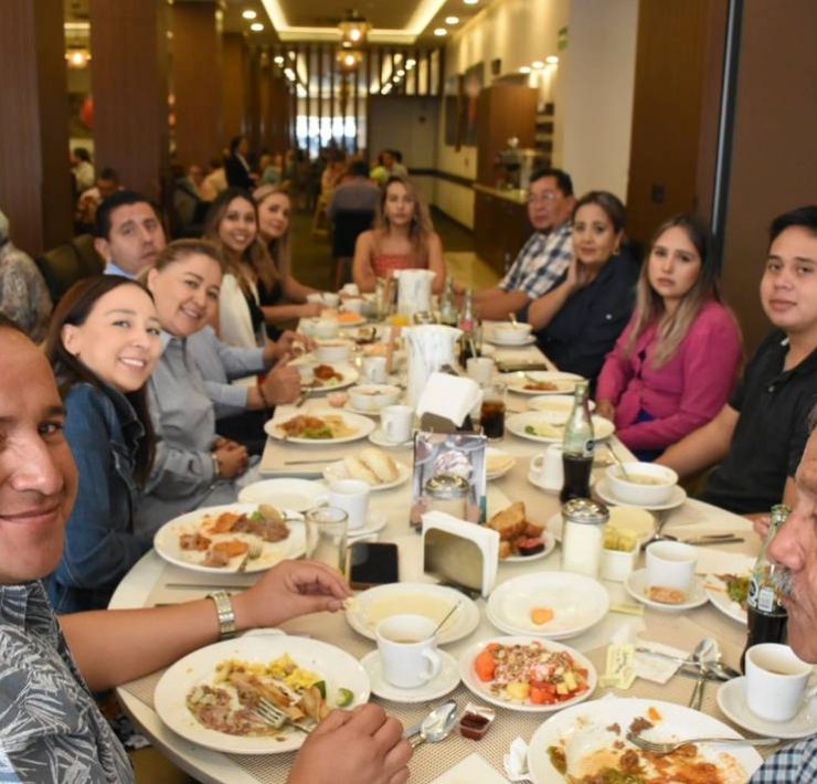 El dirigente empresarial anotó que en este día las familias salen a desayunar, comer o cenar, dos o tres generaciones de padres de un mismo núcleo, por ser una fiesta memorable para todos en el país.