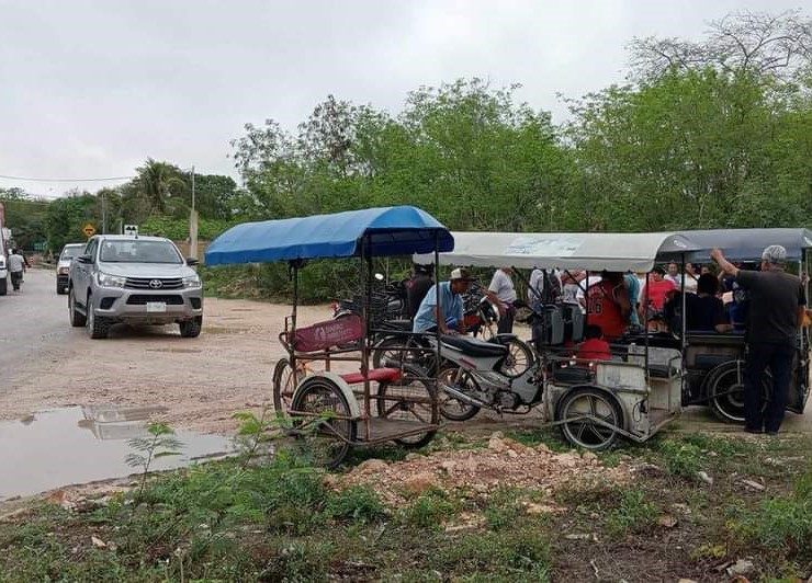 Vecinos de Hunxectamán bloquean carretera debido a falta de energía eléctrica