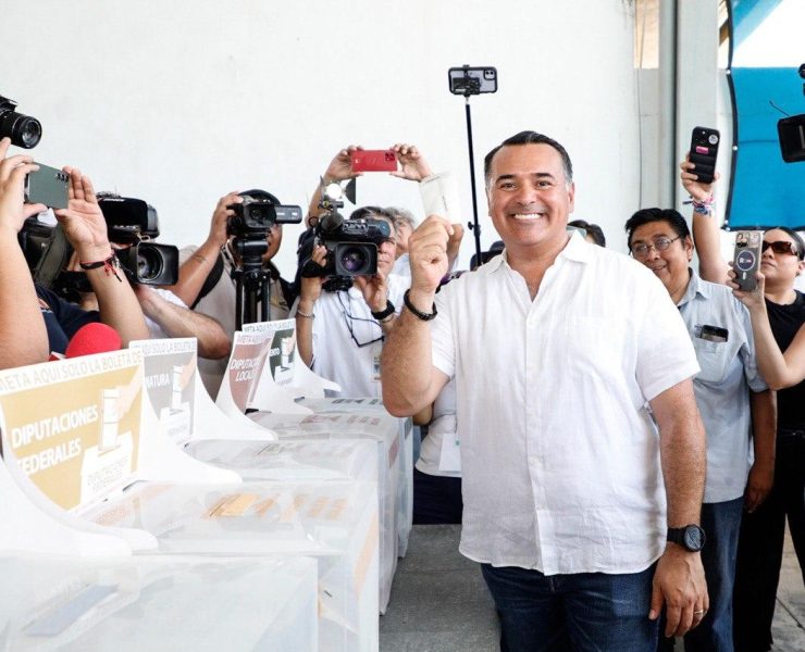 Renán Barrera Emite su Voto