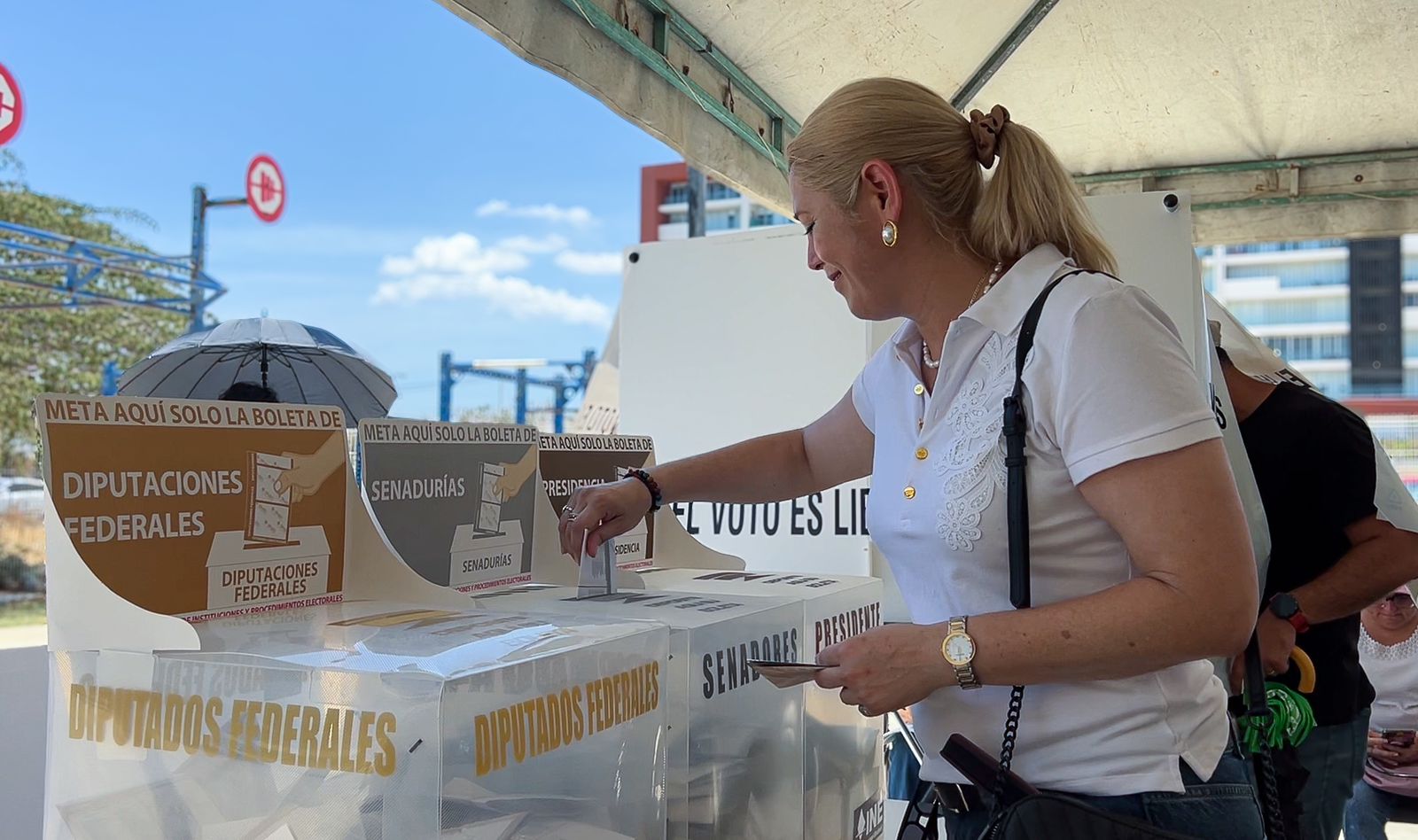 Con un corazón agradecido, Verónica extendió su llamado a toda la ciudadanía a ejercer su voto